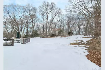 25 Spruceton Street, Selden, NY 11784 - Photo 22