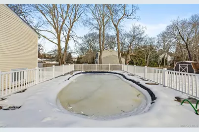 447 China Road, Sayville, NY 11782 - Photo 20