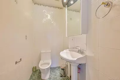 10201 62nd Road, Forest Hills, NY 11375 - Photo 20