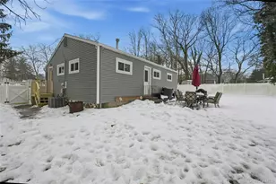 94 Locust Pl, East Northport, NY 11731 - Photo 22