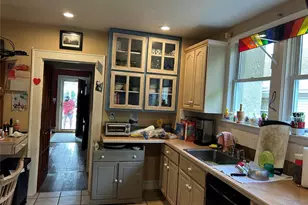 39 Robert St, Patchogue, NY 11772 - Photo 6