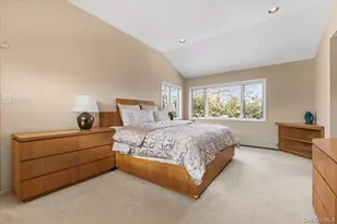 32 Middle Ln, Jericho, NY 11753 - Photo 10