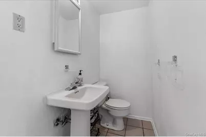 32 Middle Lane, Jericho, NY 11753 - Photo 20