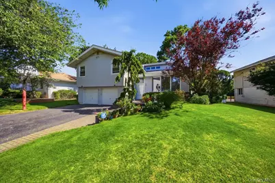 32 Middle Lane, Jericho, NY 11753 - Photo 2