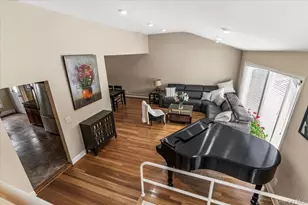 32 Middle Ln, Jericho, NY 11753 - Photo 2