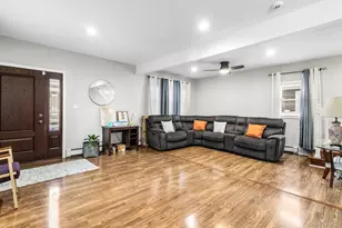 19 Midland Blvd, Ronkonkoma, NY 11779 - Photo 6