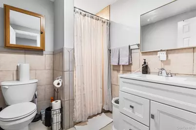 19 Midland Boulevard, Ronkonkoma, NY 11779 - Photo 22