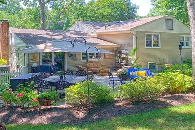 2 Montana Place, Huntington Station, NY 11746 - Photo 34