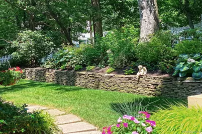 2 Montana Place, Huntington Station, NY 11746 - Photo 36