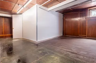 75-31 179th St, Fresh Meadows, NY 11366 - Photo 32