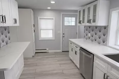 70 S Cottage Street, Valley Stream, NY 11580 - Photo 4