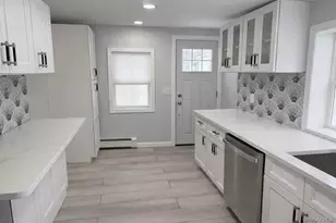 70 S Cottage St, Valley Stream, NY 11580 - Photo 4