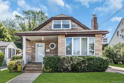 30 West Avenue, Malverne, NY 11565 - Photo 2