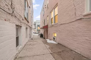 18-40 21st Dr, Astoria, NY 11105 - Photo 40