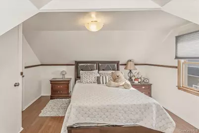 597 Seminole Road, Franklin Square, NY 11010 - Photo 14