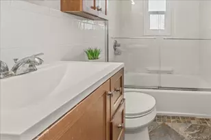 597 Seminole Rd, Franklin Square, NY 11010 - Photo 16