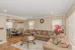 597 Seminole Rd, Franklin Square, NY 11010 - Photo 2