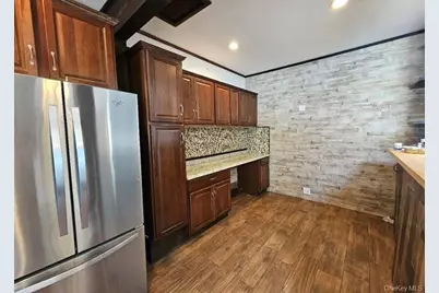 143 N Summit Avenue, Patchogue, NY 11772 - Photo 8