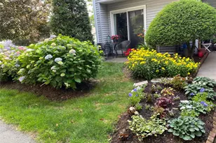 208 Harris Rd, Bedford Hills, NY 10507 - Photo 18