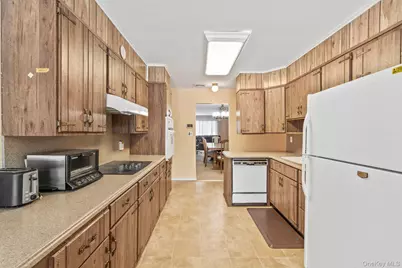 15 Thadford Street, East Northport, NY 11731 - Photo 8