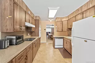 15 Thadford St, East Northport, NY 11731 - Photo 8