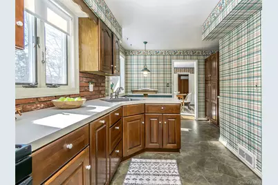 24 Orchard Farm Road, Port Washington, NY 11050 - Photo 12