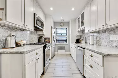 1201 E Broadway #H-23, Hewlett, NY 11557 - Photo 16