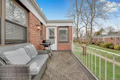 1201 E Broadway #H-23, Hewlett, NY 11557 - Photo 32