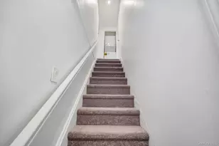 125 Hamlet Rd, Levittown, NY 11756 - Photo 20