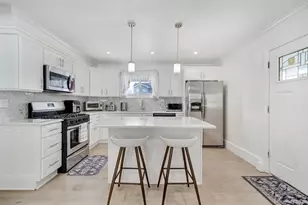 125 Hamlet Rd, Levittown, NY 11756 - Photo 10