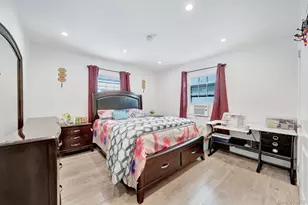 125 Hamlet Rd, Levittown, NY 11756 - Photo 14
