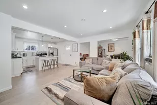 125 Hamlet Rd, Levittown, NY 11756 - Photo 4