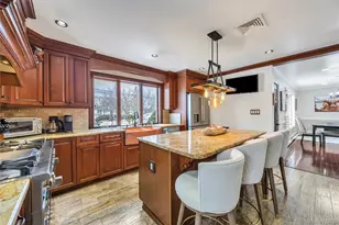 225 Farhan Ln, North Babylon, NY 11703 - Photo 10