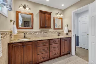 251 Vineyard Rd, Huntington, NY 11743 - Photo 18