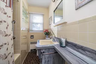 76 Driscoll Ave, Rockville Centre, NY 11570 - Photo 18