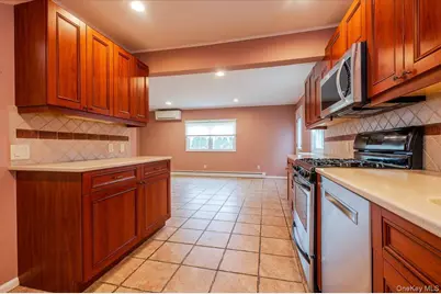 1674 Kroll Road, East Meadow, NY 11554 - Photo 8