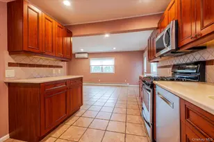 1674 Kroll Rd, East Meadow, NY 11554 - Photo 8