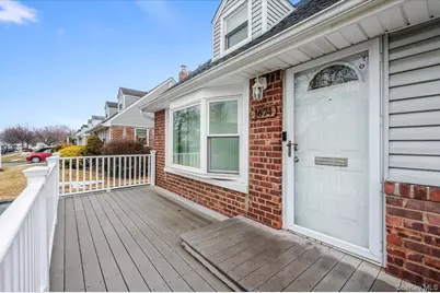 1674 Kroll Road, East Meadow, NY 11554 - Photo 2