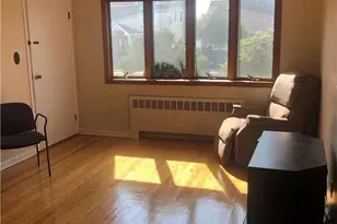 220 Pershing Pkwy, Mineola, NY 11501 - Photo 4