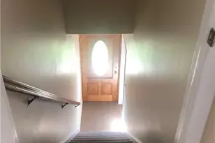 220 Pershing Pkwy, Mineola, NY 11501 - Photo 12