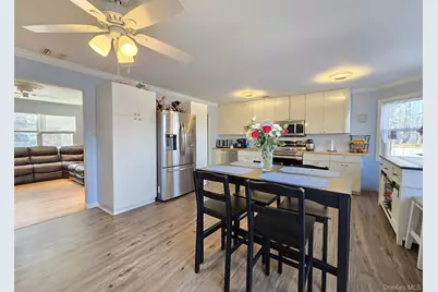 167 Avenue C, Holbrook, NY 11741 - Photo 6