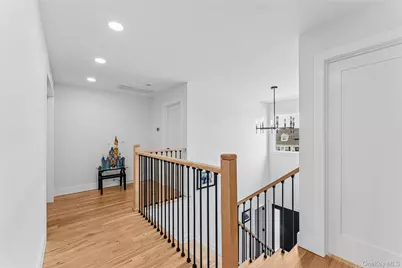 207 Pershing Parkway, Mineola, NY 11501 - Photo 16