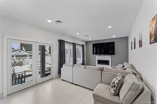 207 Pershing Pkwy, Mineola, NY 11501 - Photo 14