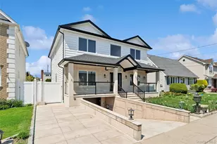 207 Pershing Pkwy, Mineola, NY 11501 - Photo 2
