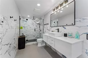 207 Pershing Pkwy, Mineola, NY 11501 - Photo 18