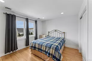 207 Pershing Pkwy, Mineola, NY 11501 - Photo 16