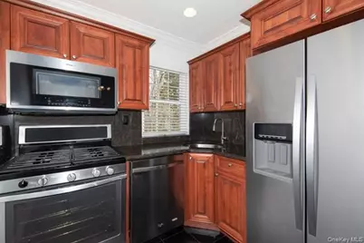 19 Pickwick Lane #19, North Babylon, NY 11703 - Photo 2