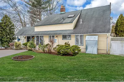 22 Mercury Lane, Levittown, NY 11756 - Photo 1