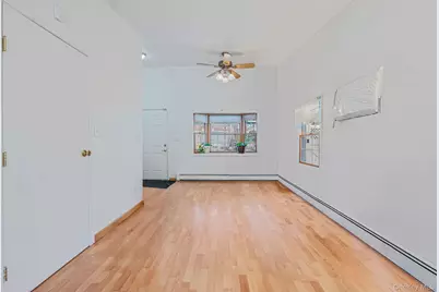 22 Mercury Lane, Levittown, NY 11756 - Photo 8