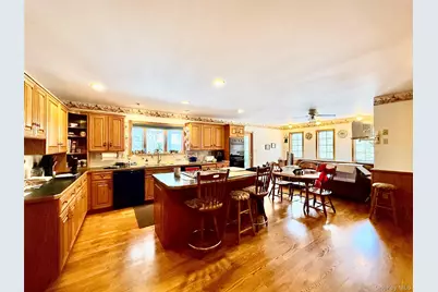 912-918 Hollow Road, Clinton Corners, NY 12514 - Photo 4